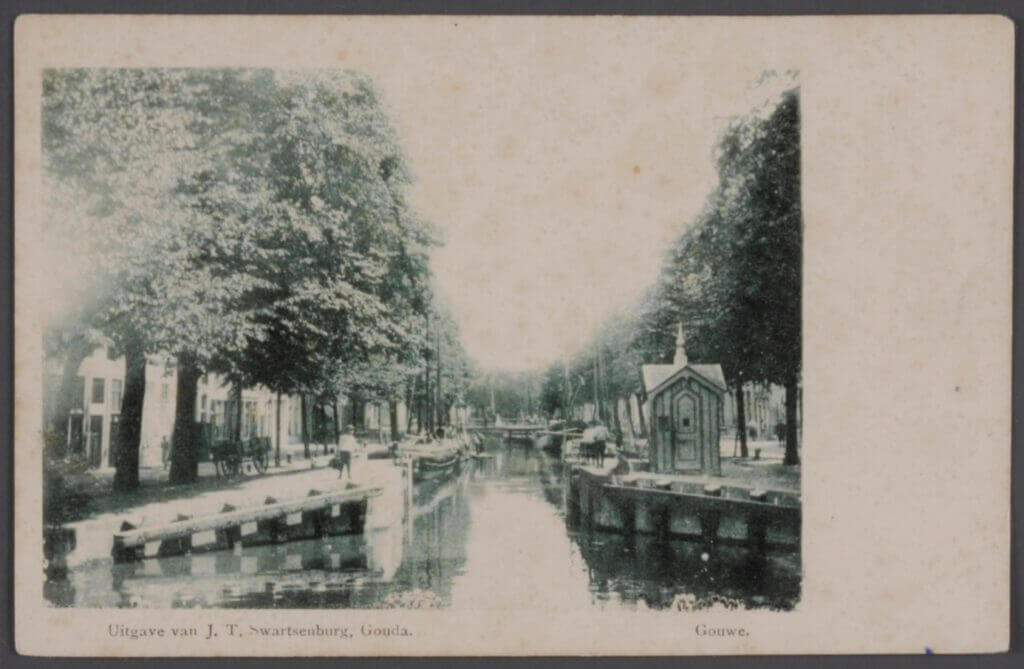 Amsterdams Verlaat, ca 1900, gefotografeerd richting stad   (foto uit Streekarchief Midden-Holland, Gouda)
