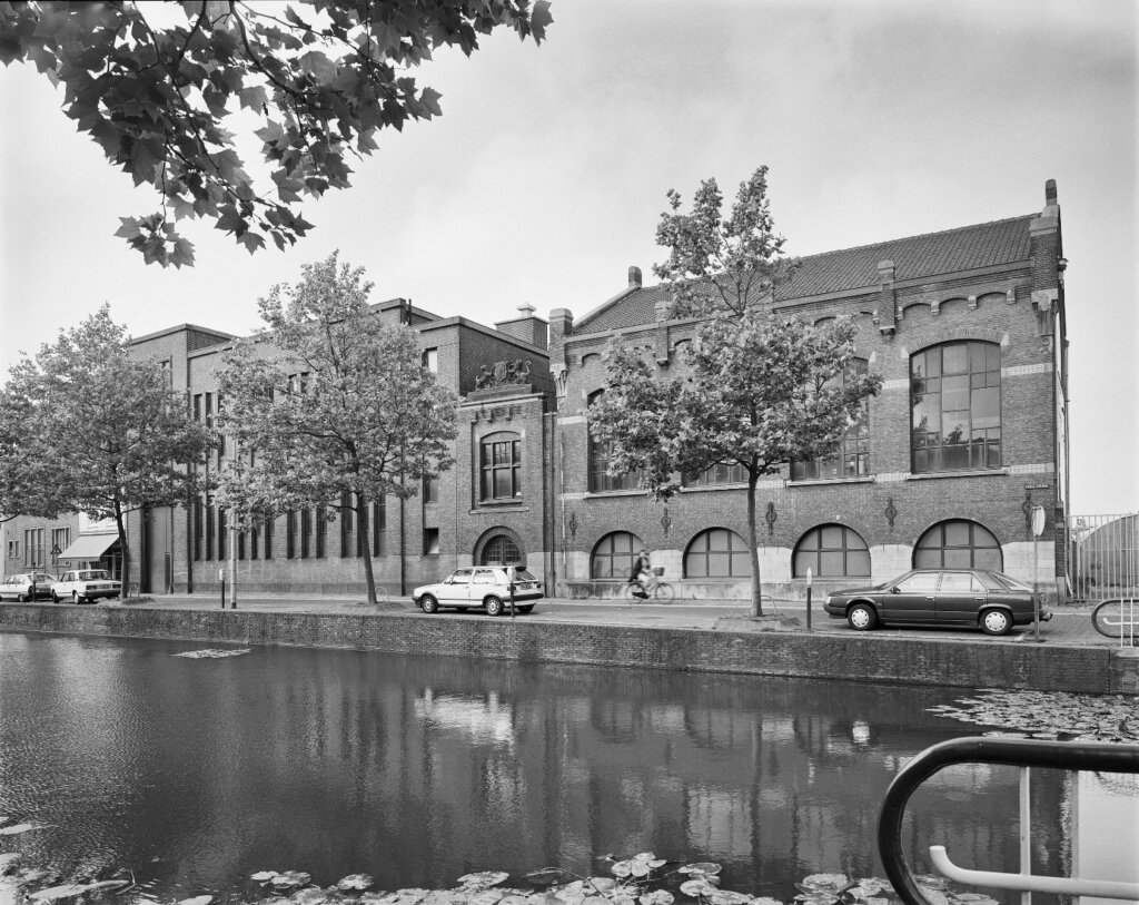 De Goudse Lichtfabriek aan de Hoge Gouwe (foto: G.J. Dikker, Collectie Rijksdienst voor het Cultureel Erfgoed, doc.nr 298.327)